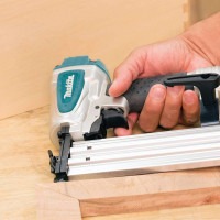 Makita pneumatski pištolj za eksere AF506